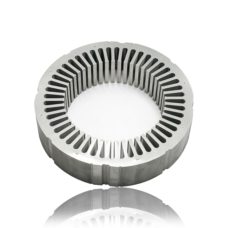 هندسه دندانه ها و شکاف ها در استاتور موتور ژنراتور و هسته روتور چگونه بر توزیع شار مغناطیسی و گشتاور خروجی تأثیر می گذارد؟