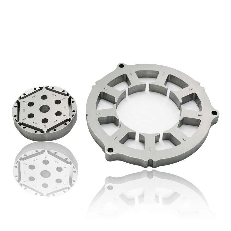 ضخامت و ضریب انباشتگی لایه‌های لایه‌ای در هسته استاتور موتور چگونه بر کارایی انرژی، تلفات جریان گردابی و سطح نویز عملیاتی تأثیر می‌گذارد؟